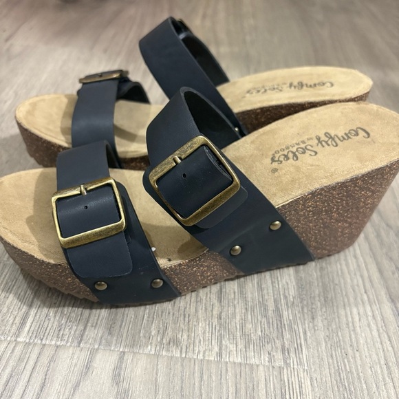 Comfy Soles By Bamboo Black Platform Wedge Sandals Buckle Sz 9 NEW Coastal - Picture 3 of 7